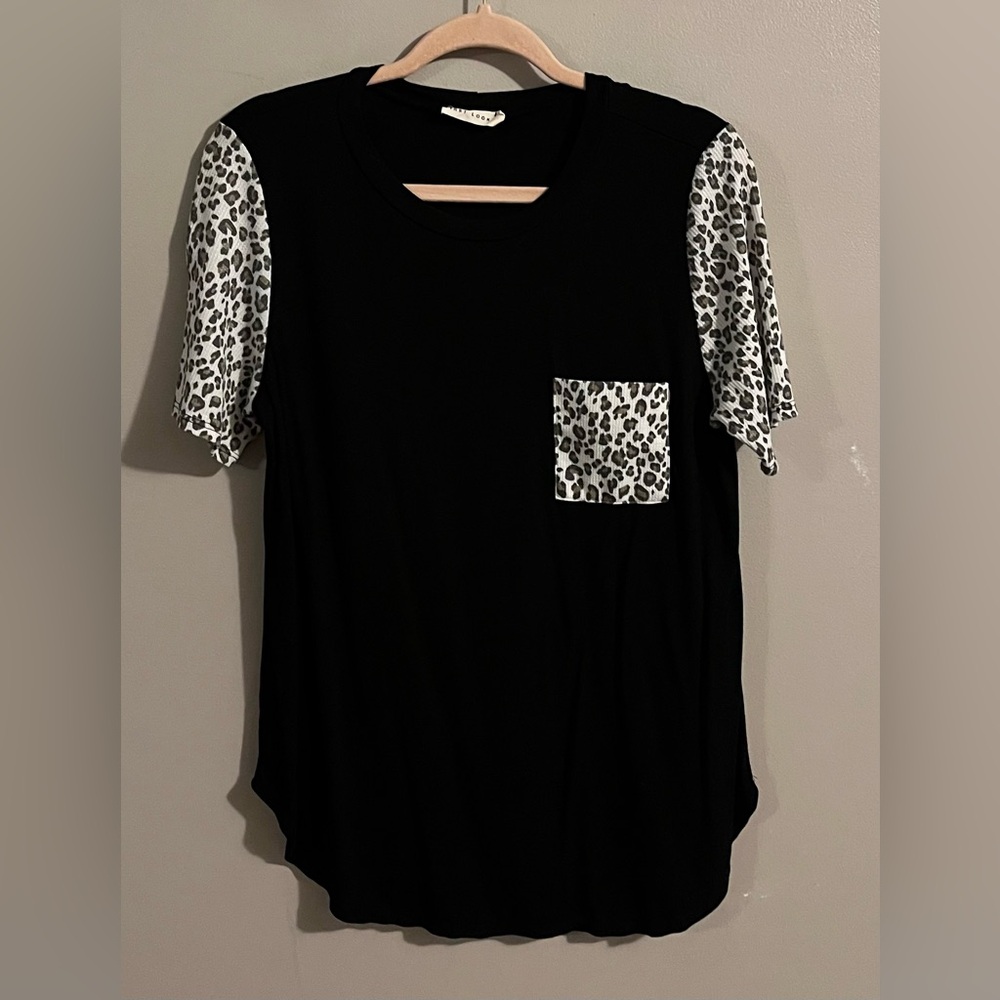 First Looks Black Tee with White Leopard Print Sleeves & Pocket